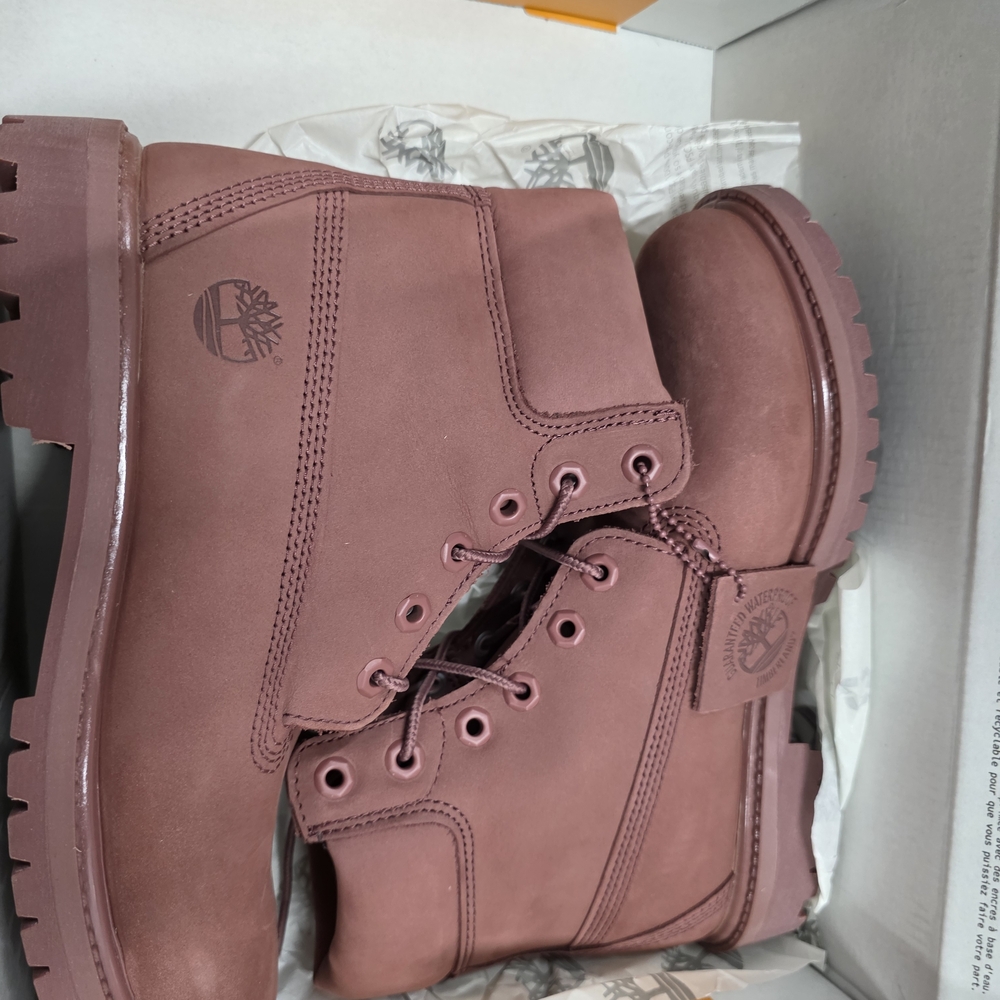 Timberland Premium 6-inch lace-up boots. Waterproof and stylish.